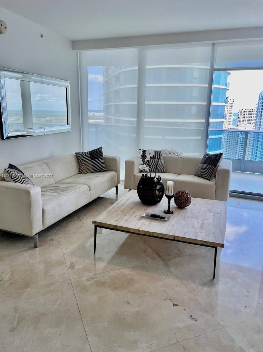 200 Biscayne Blvd Way Apt 3903, Miami, FL 33131