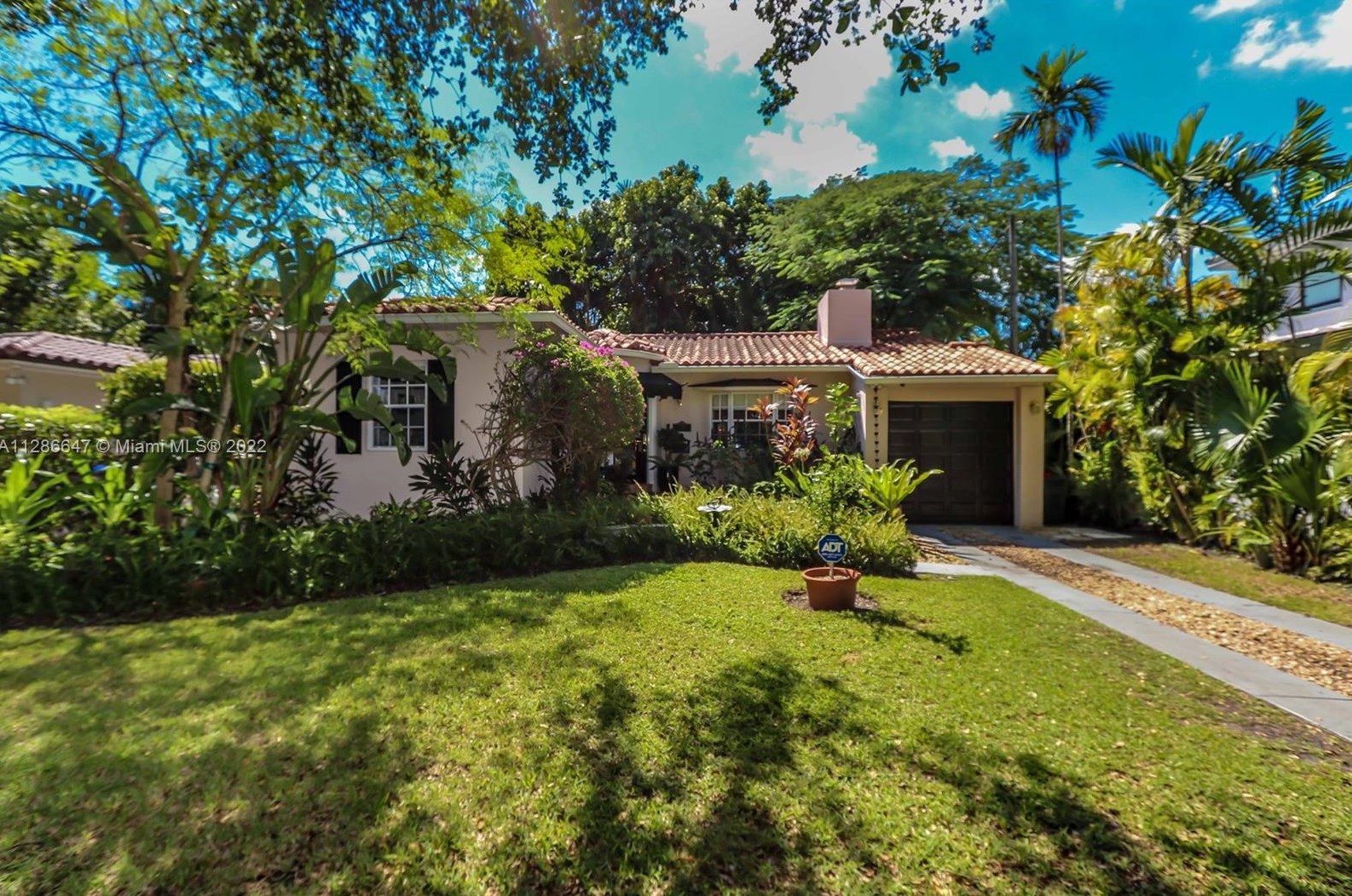 1260 La Mancha Ave, Miami, FL 33134-2359