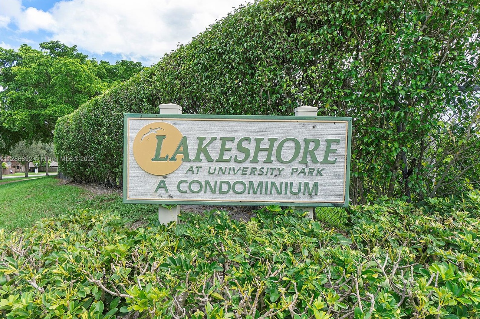 8750 Sherman Cir, Hollywood FL  33025-2045 exterior