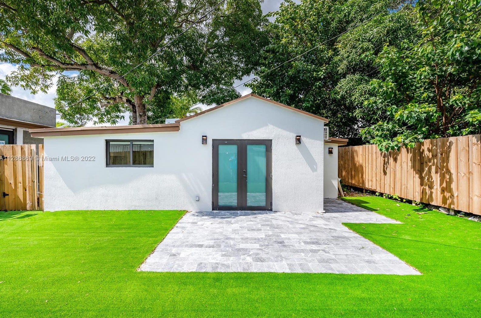 2361 Sw 10th St, Miami, FL 33135
