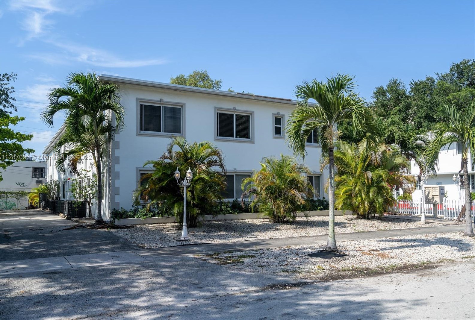 666 Ne 80th St Apt 9, Miami, FL 33138