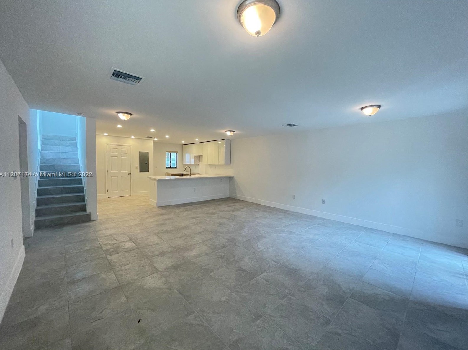 7755 Nw 8th Ct #7755, Miami, FL 33150