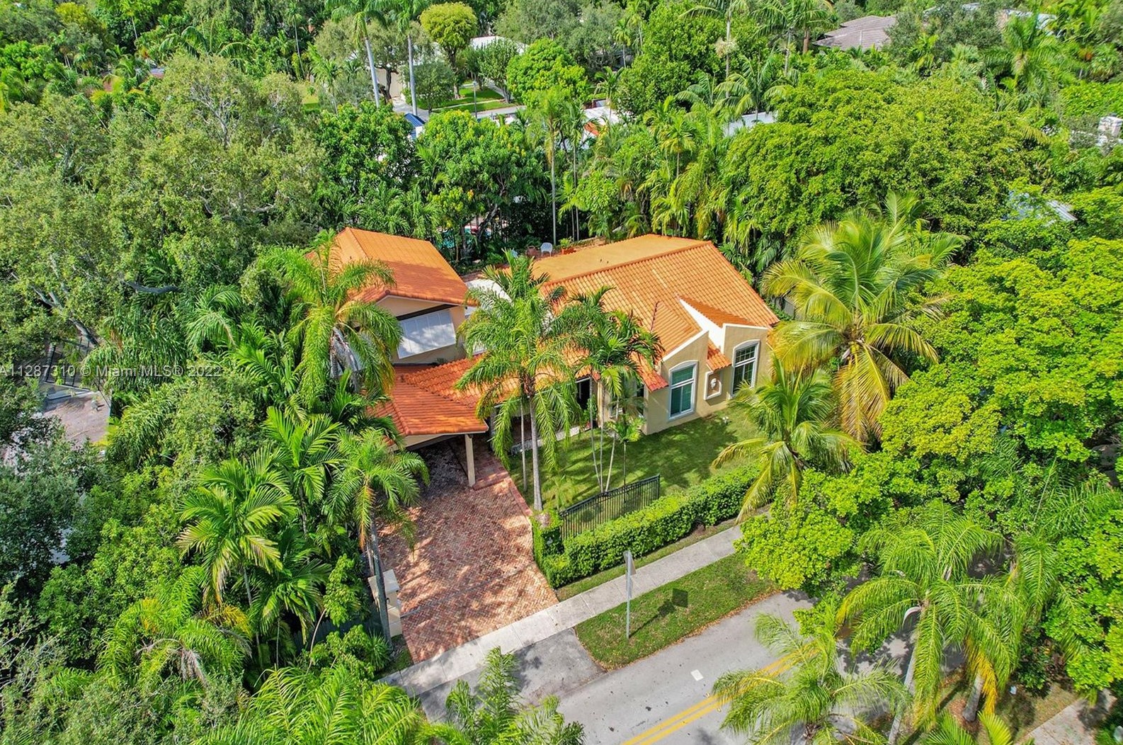 1625 Tigertail Ave, Miami FL  33133-2517 exterior