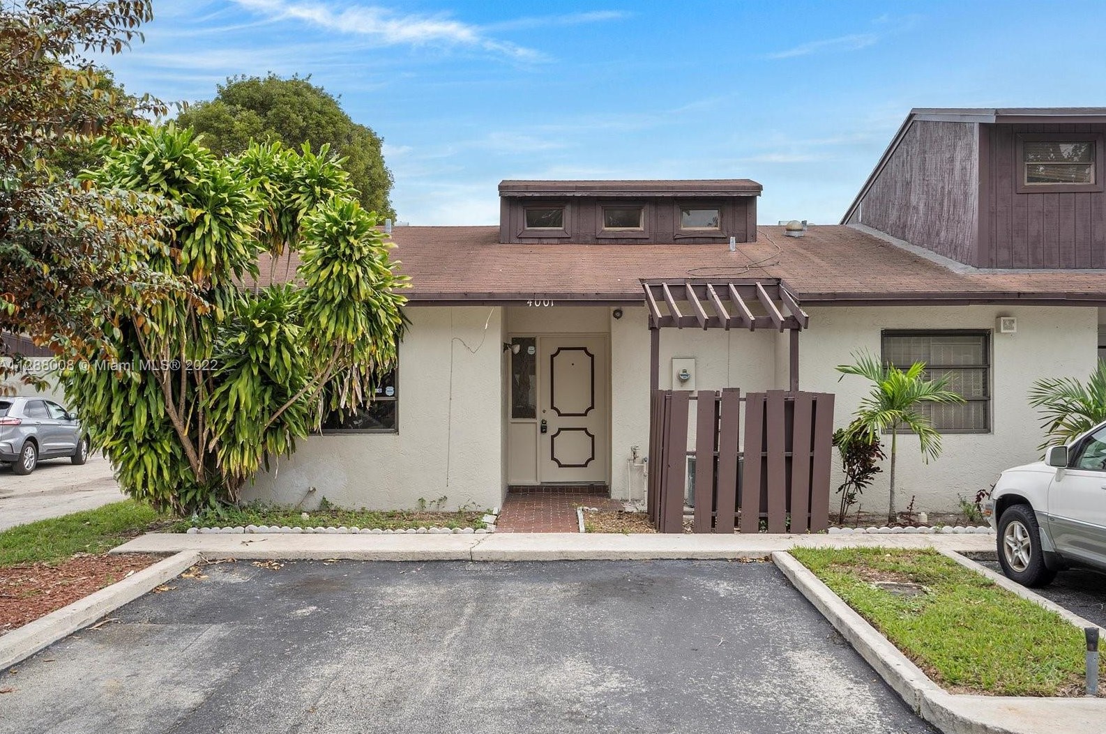 4001 69th Ln, Hollywood, FL 33023-6653