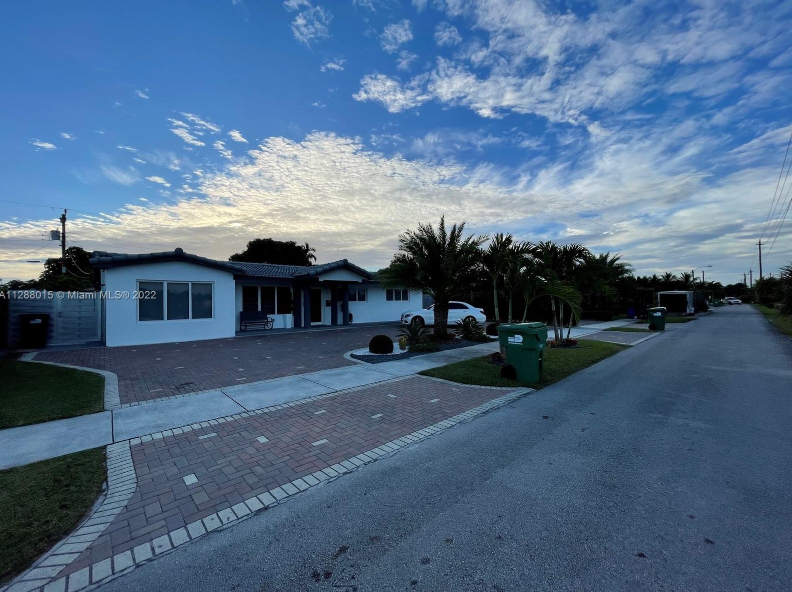 1235 94th Ct, Miami, FL 33174-3054