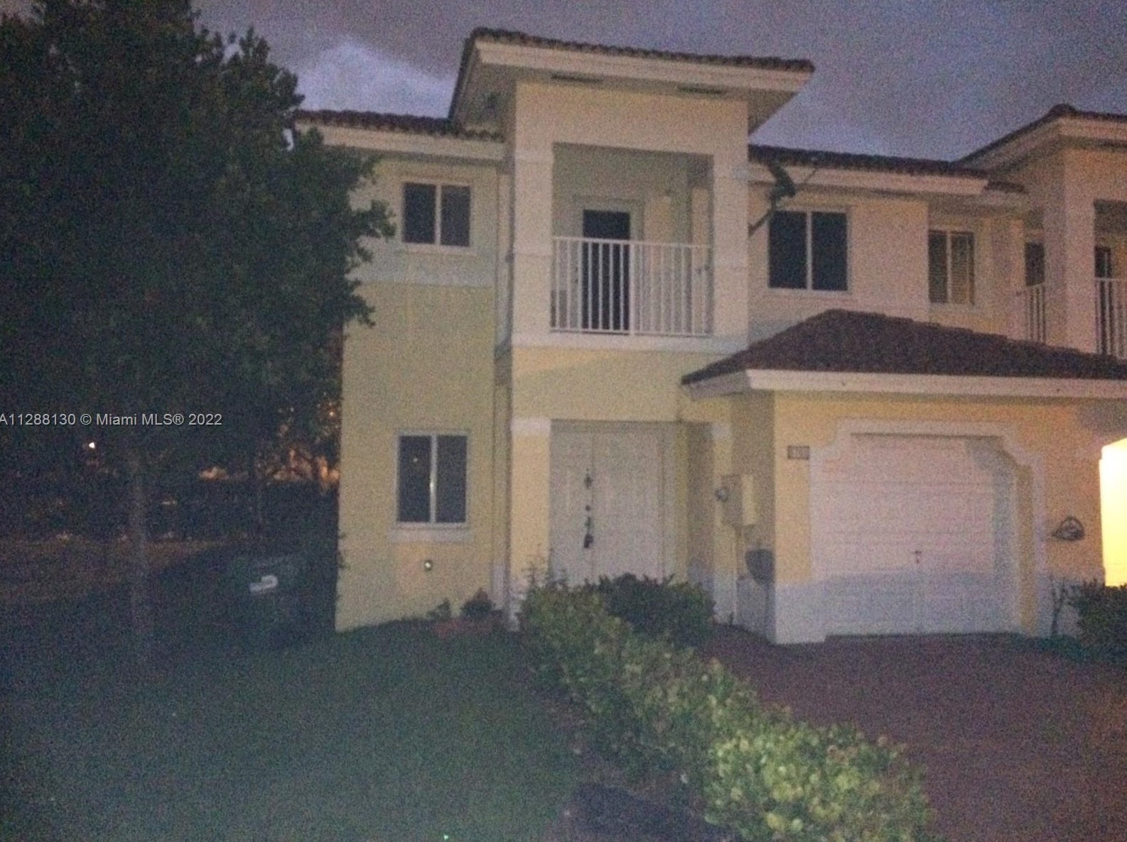 5701 162nd Ct, Miami FL  33193-5690 exterior