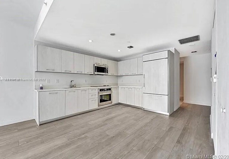 55 Sw 9th St #2105, Miami, FL 33130
