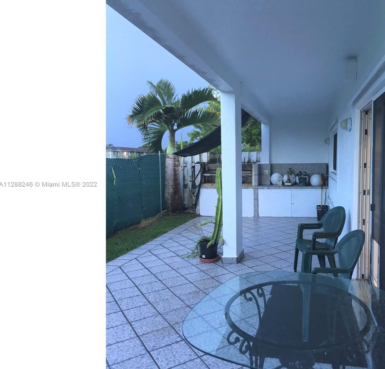 370 211th St, Miami, FL 33179-1123
