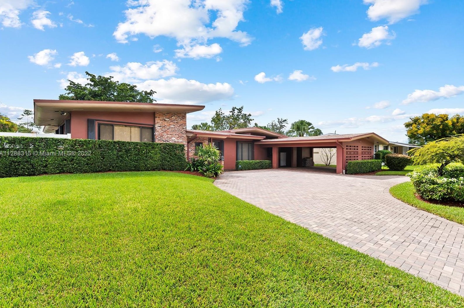 811 Highland Dr, Hollywood, FL 33021-6017