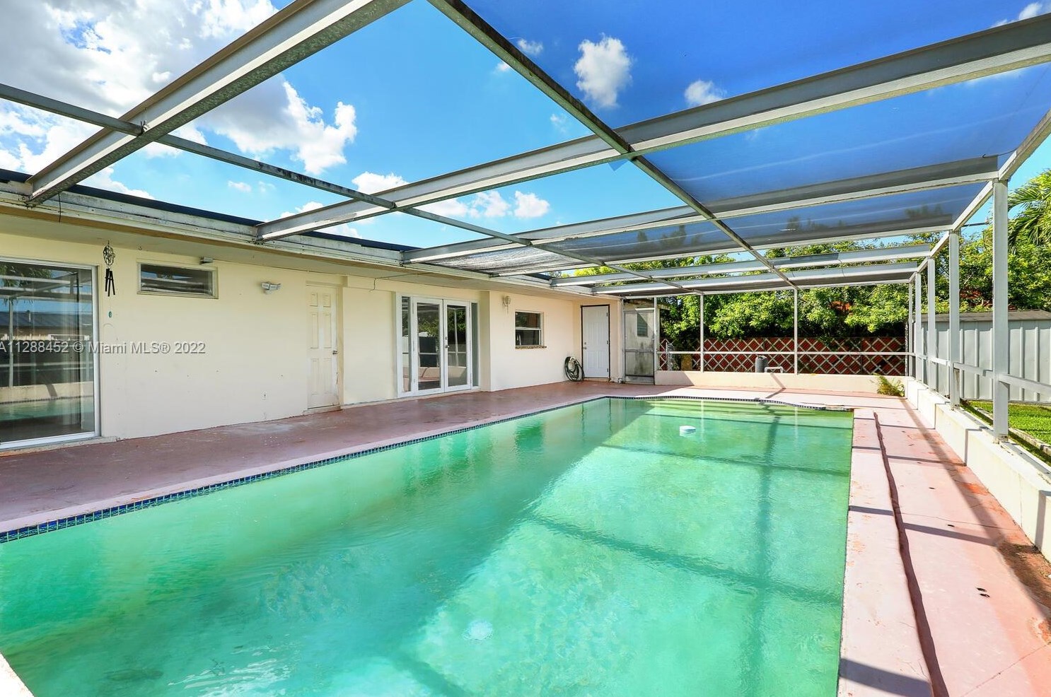 9821 13th Ter, Miami FL  33174-2913 exterior