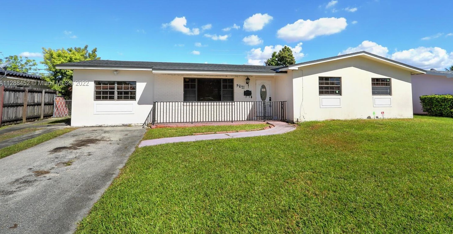 9821 13th Ter, Miami FL  33174-2913 exterior