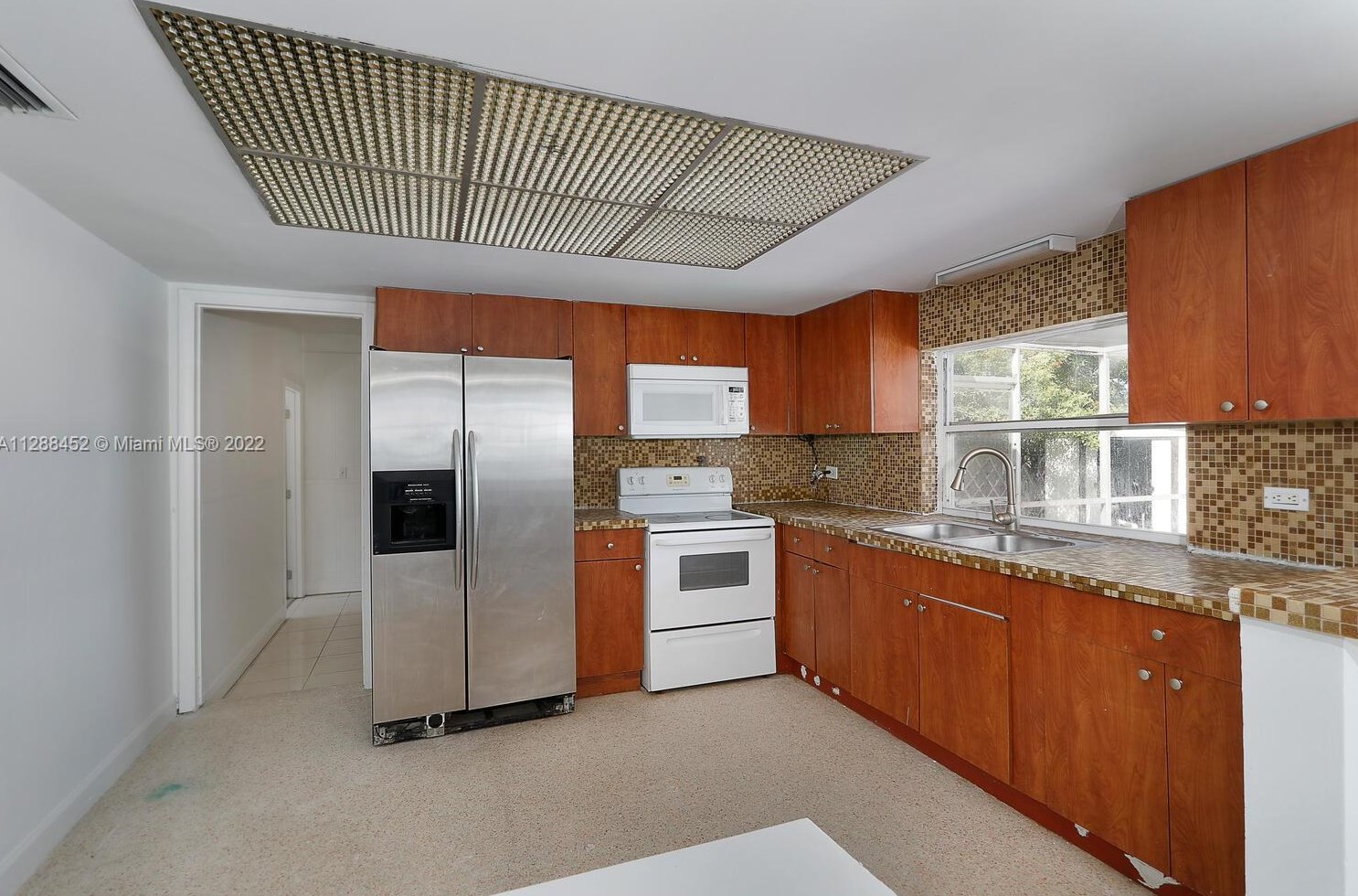 9821 13th Ter, Miami FL  33174-2913 exterior