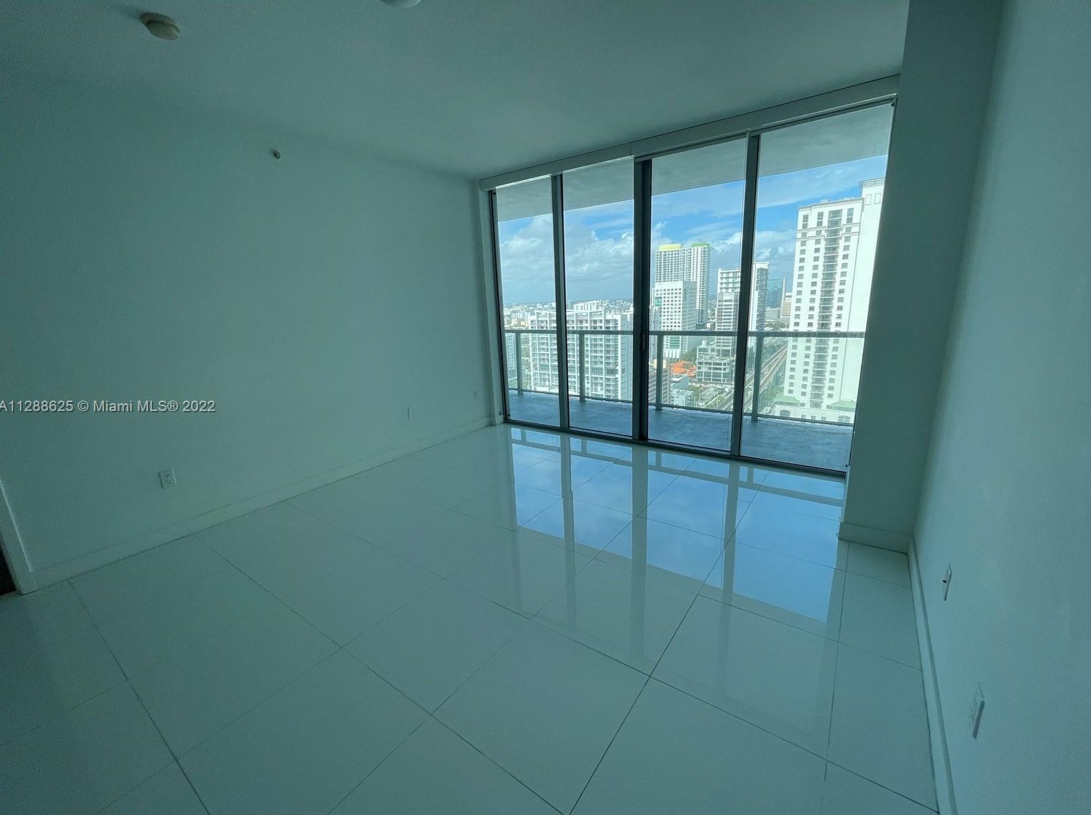79 Sw 12th St Apt 2910, Miami, FL 33130