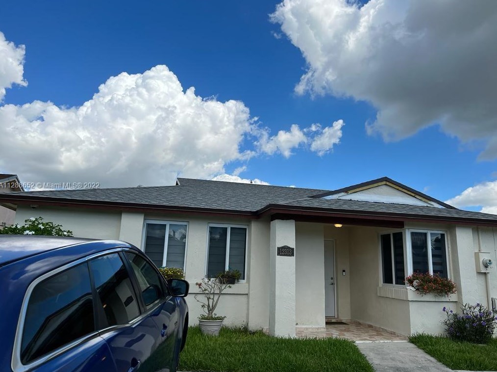 12313 195th Ter, Miami, FL 33177-6537