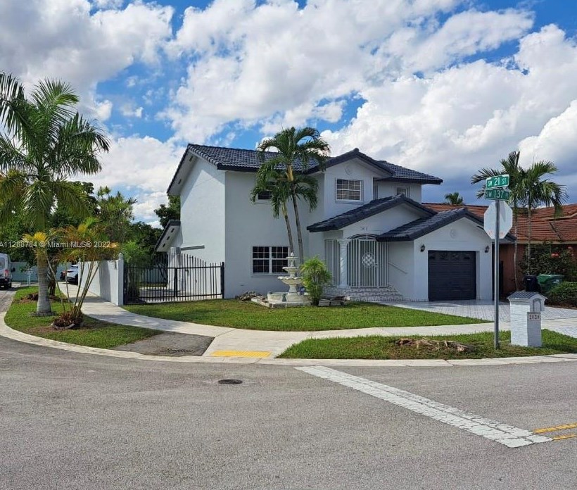 2026 137th Pl, Miami, FL 33175-7532