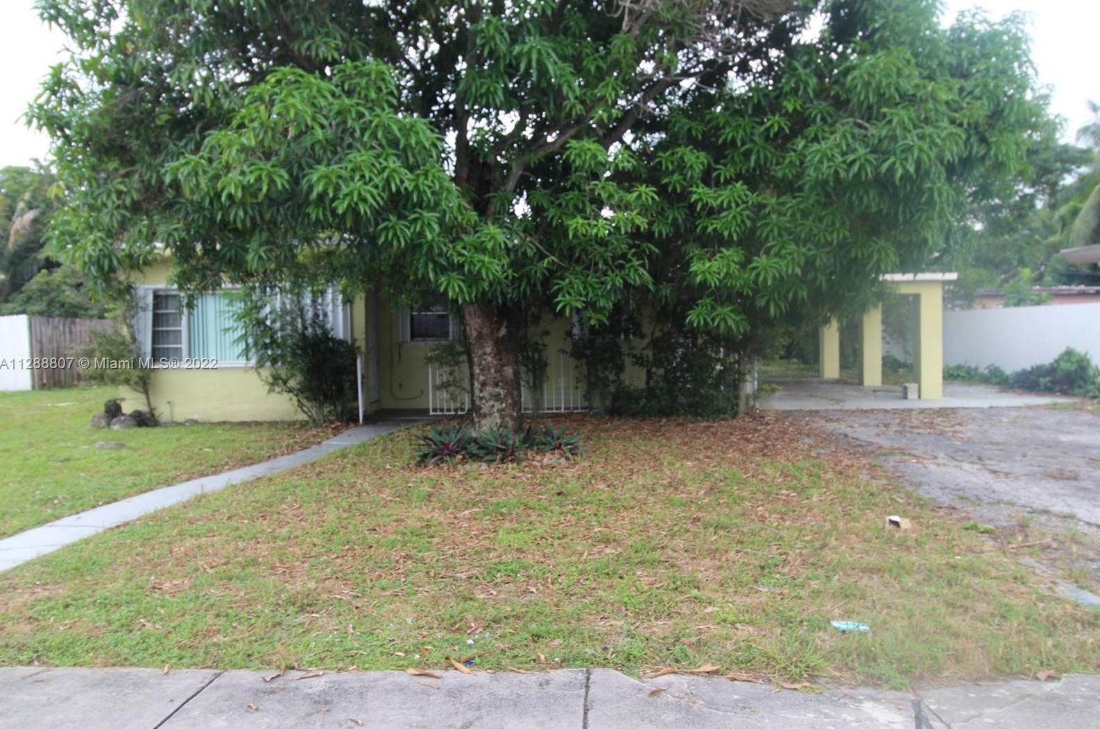 750 141st St, Miami, FL 33161-3236