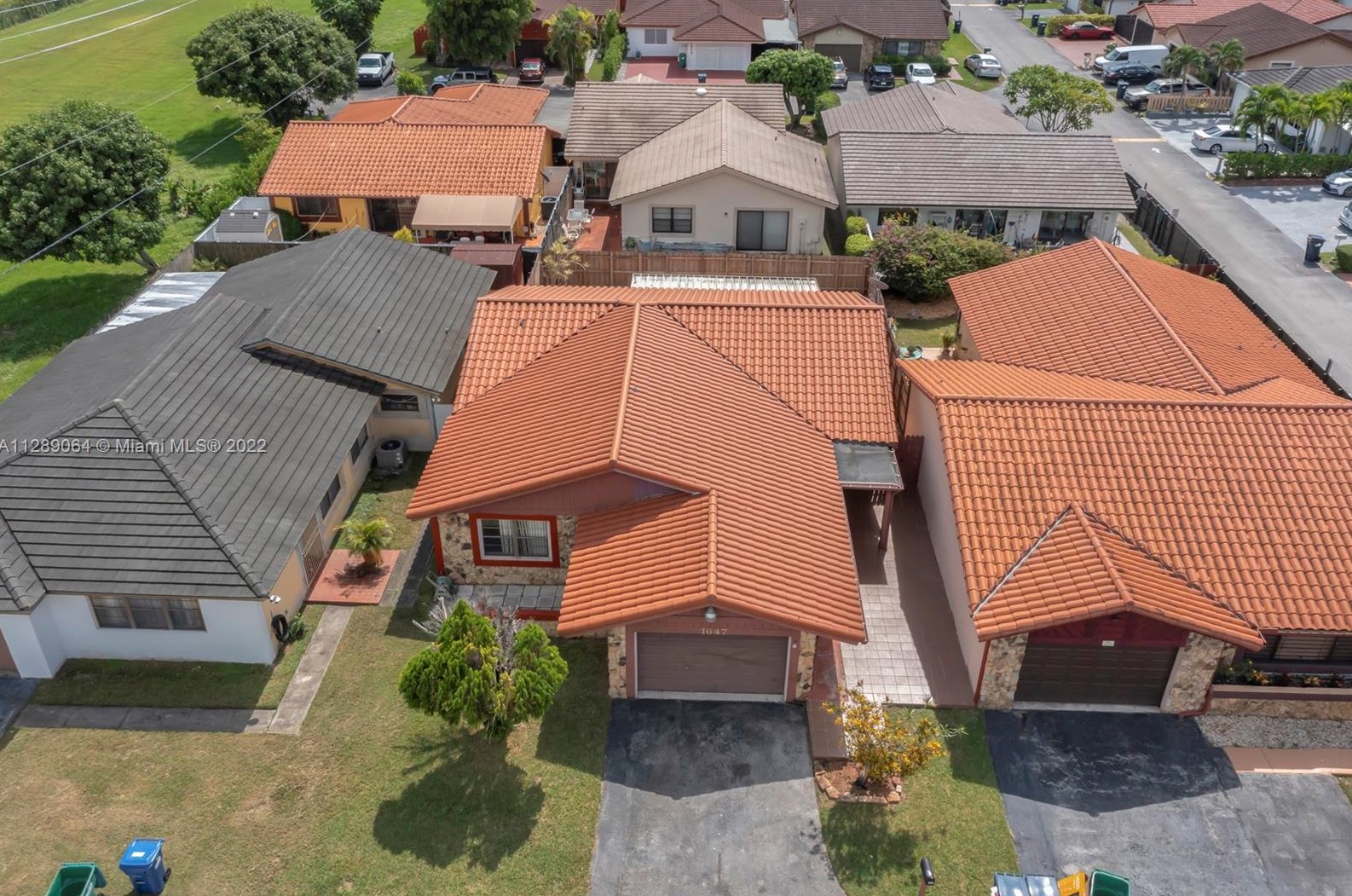 1647 136th Pl, Miami FL  33175-1052 exterior