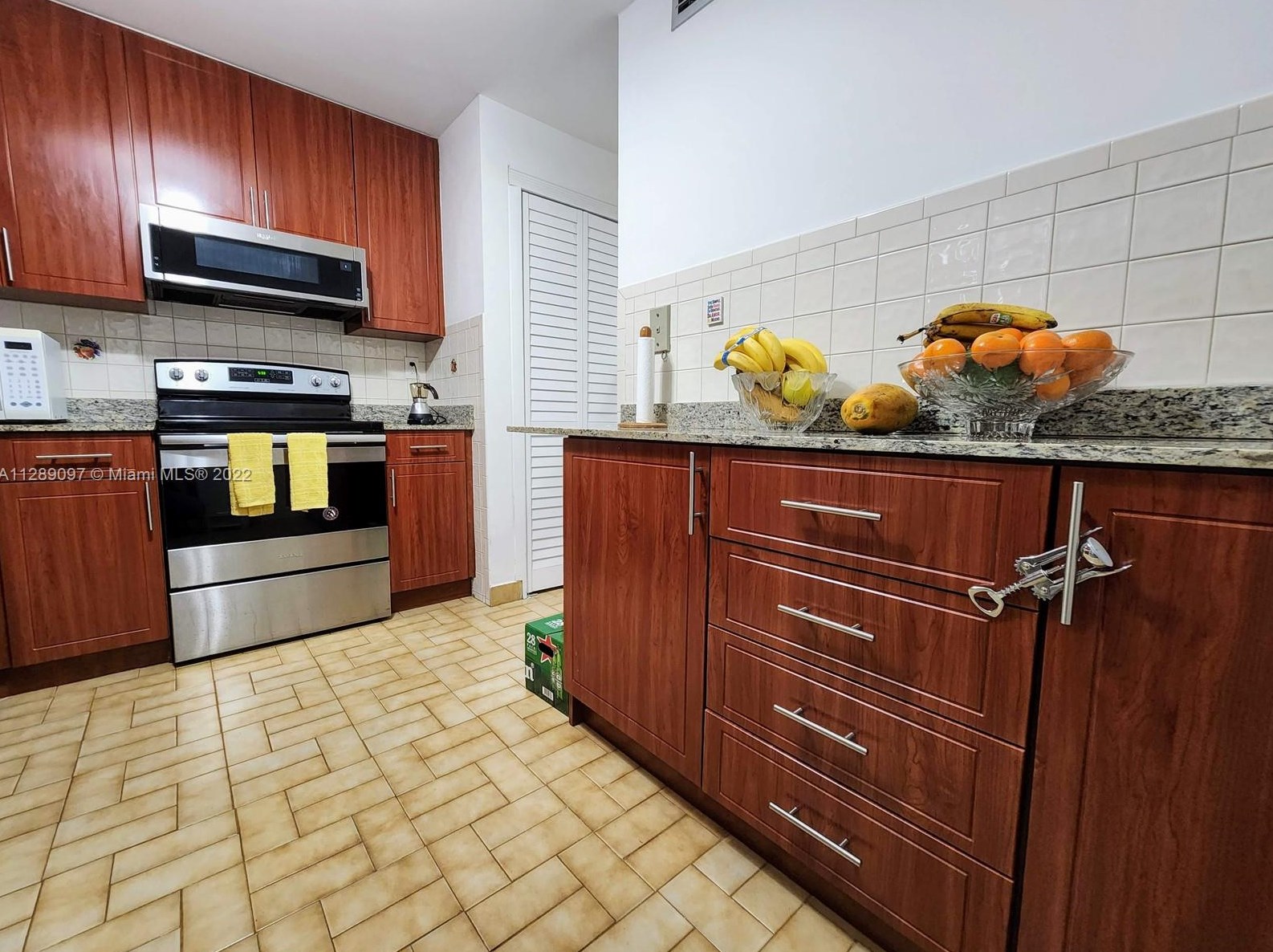 8255 Abbott Ave #403, Miami, FL 33141