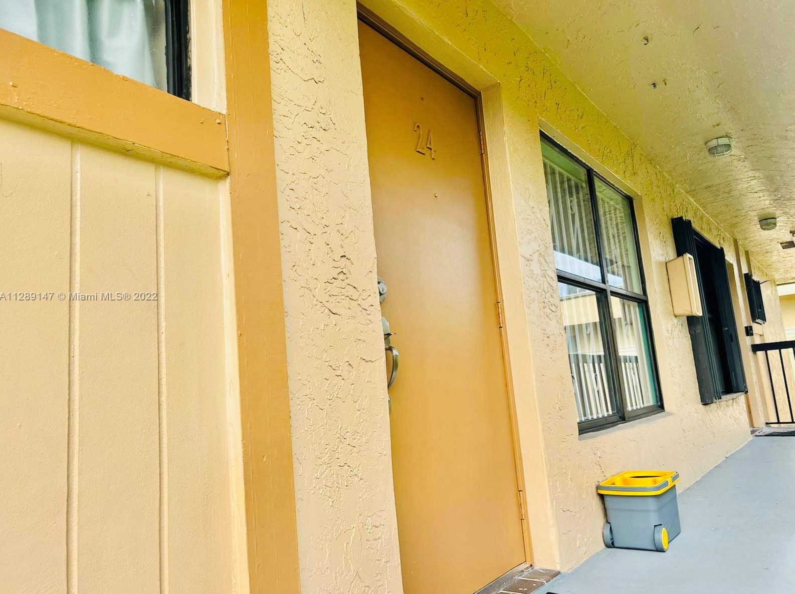 2745 W 66th St #24-24, Hialeah, FL 33016