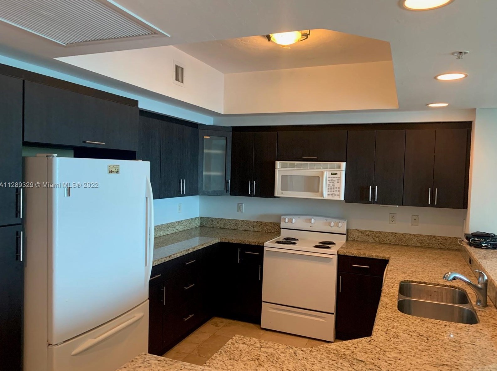 14951 Royal Oaks Ln #2005, Miami, FL 33181