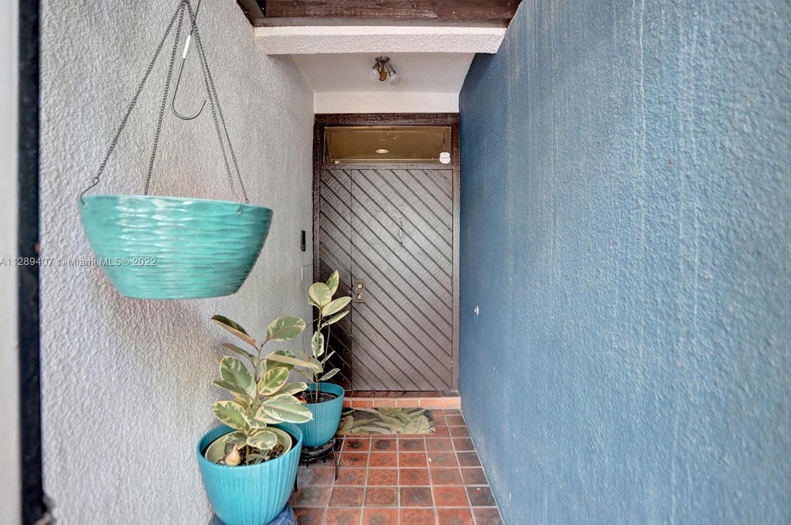 16511 Bridge End Rd #., Hialeah, FL 33014