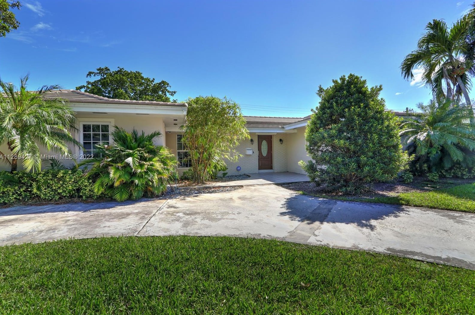 15101 69th Ct, Miami, FL 33158-2154