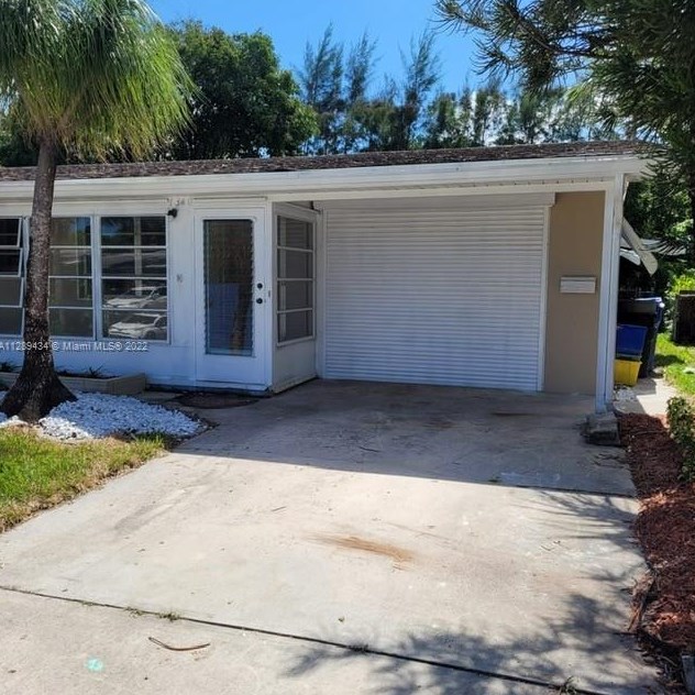 1340 Flamingo Dr, Lake Worth FL  33462-1404 exterior