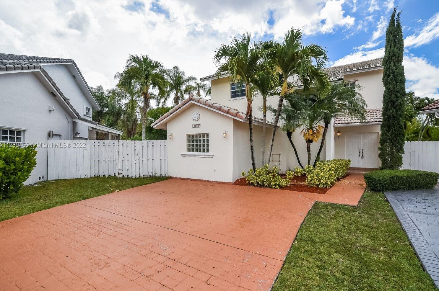 8927 108th Circle Ct, Miami, FL 33176-1384