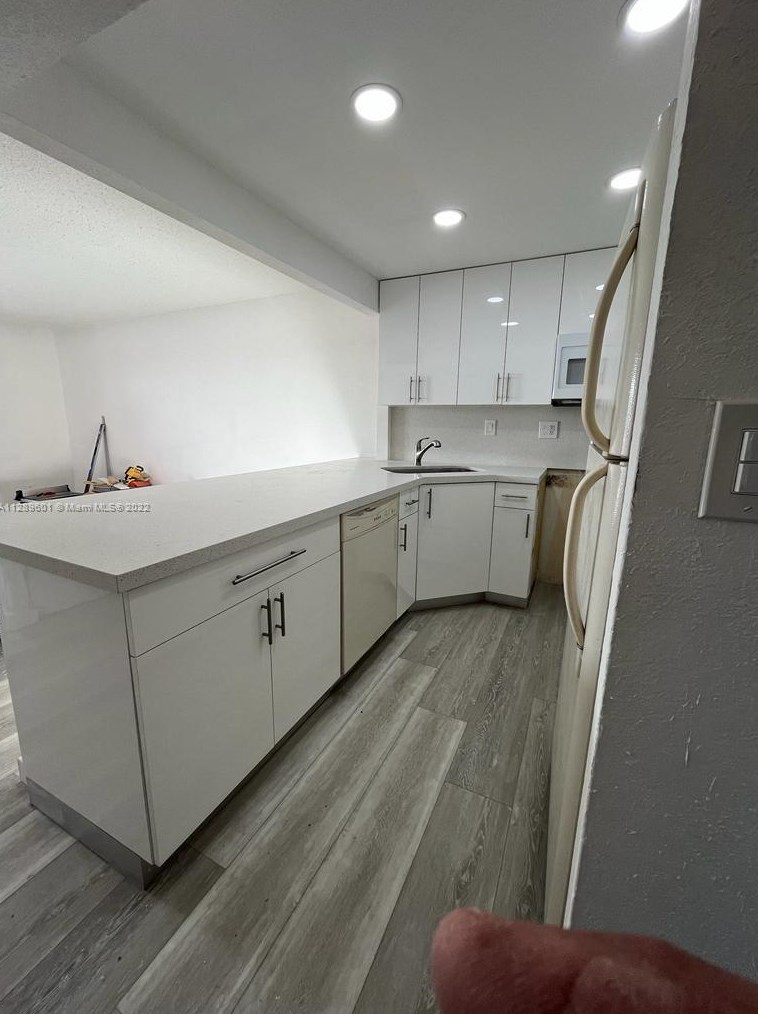 4550 Nw 9th St Apt E801, Miami, FL