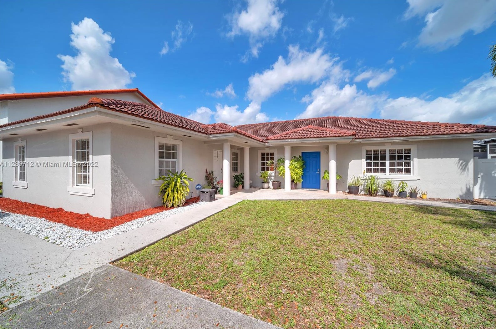 7565 N Augusta Dr #a, Hialeah, FL 33015