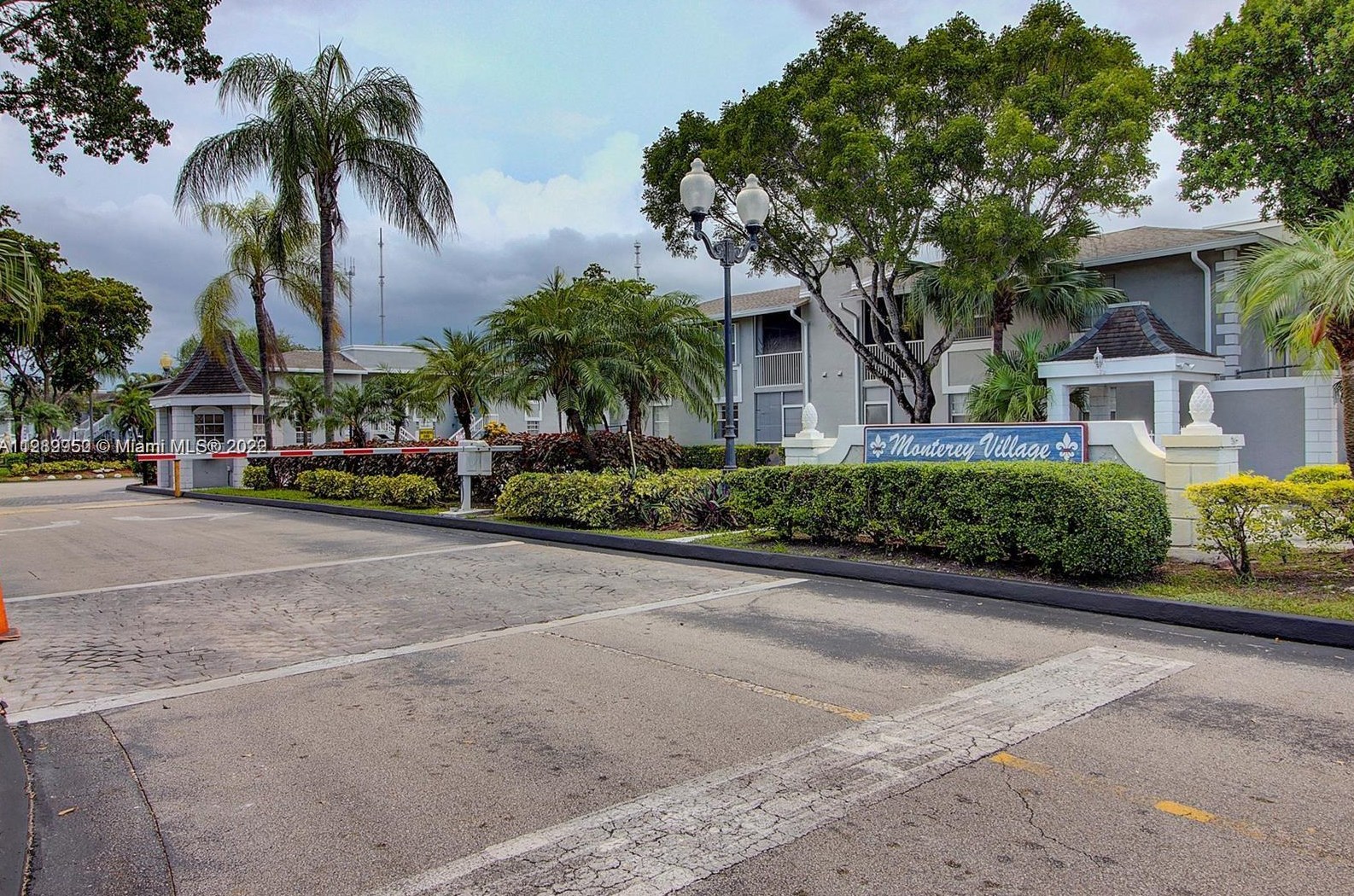 439 Ne 210th Circle Ter #201-22, Miami, FL