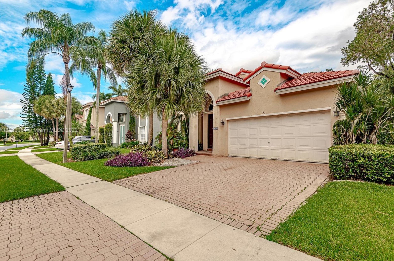15643 Sw 16th St, Hollywood, FL 33027