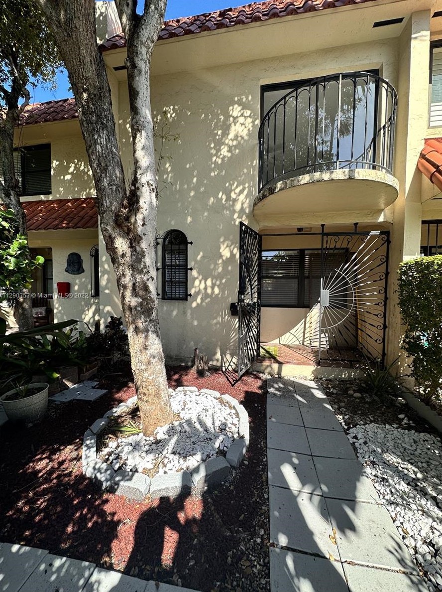 1557 Ne 105th St #7-2, Miami, FL