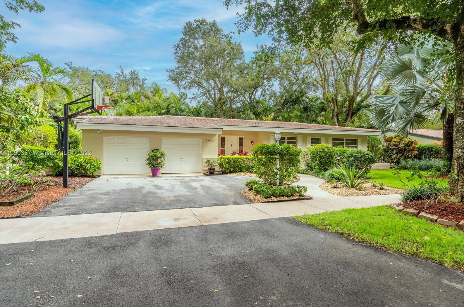 5663 Michelangelo St, Miami, FL 33146-2659