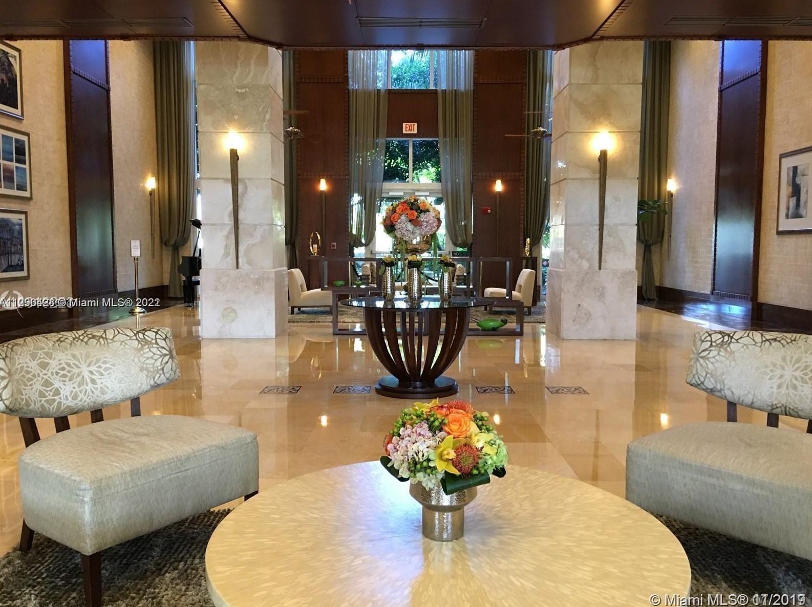 19501 W Country Club Dr #1803, Miami, FL 33180