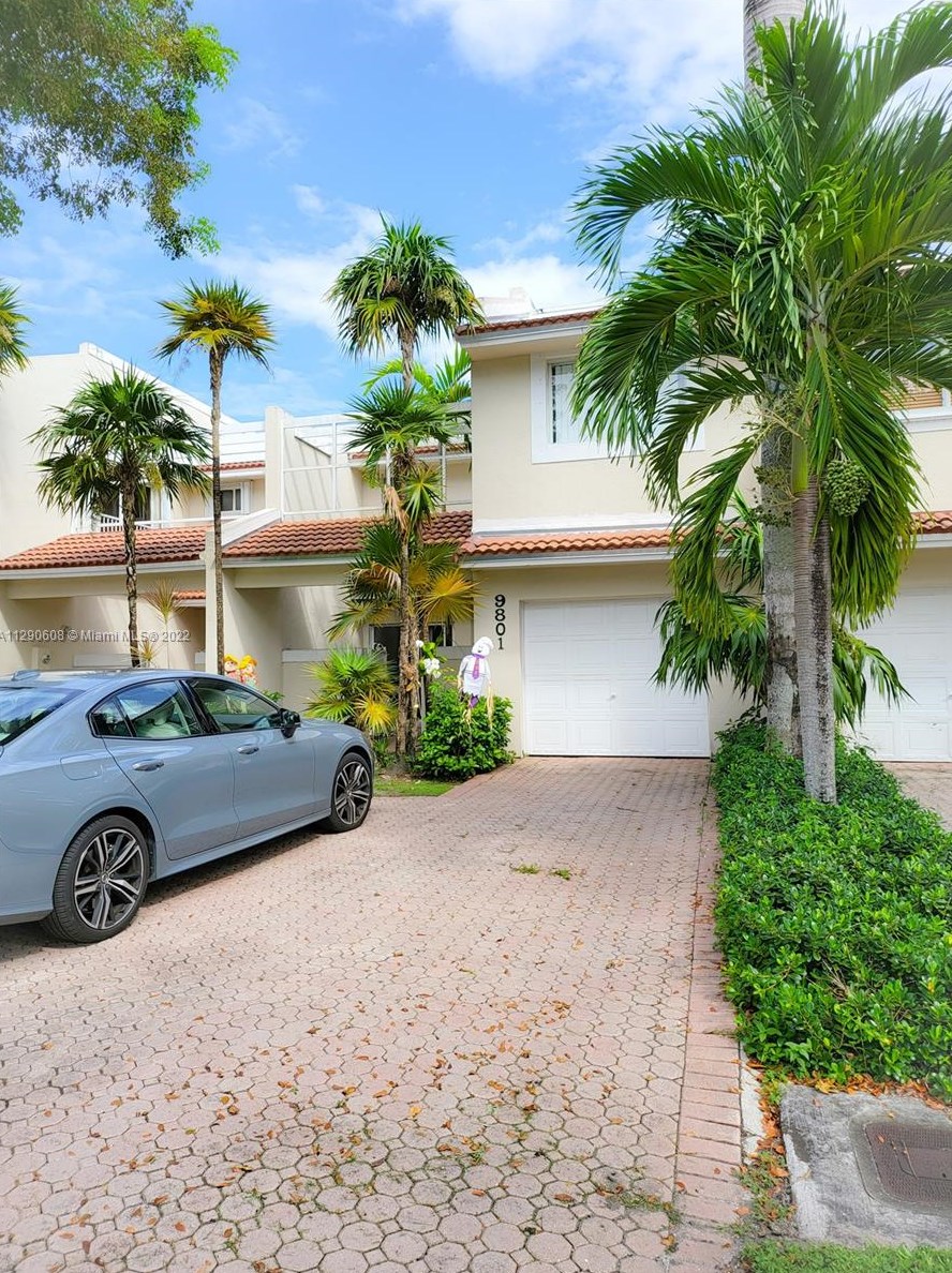 9801 Nw 45th Ln, Miami, FL 33178