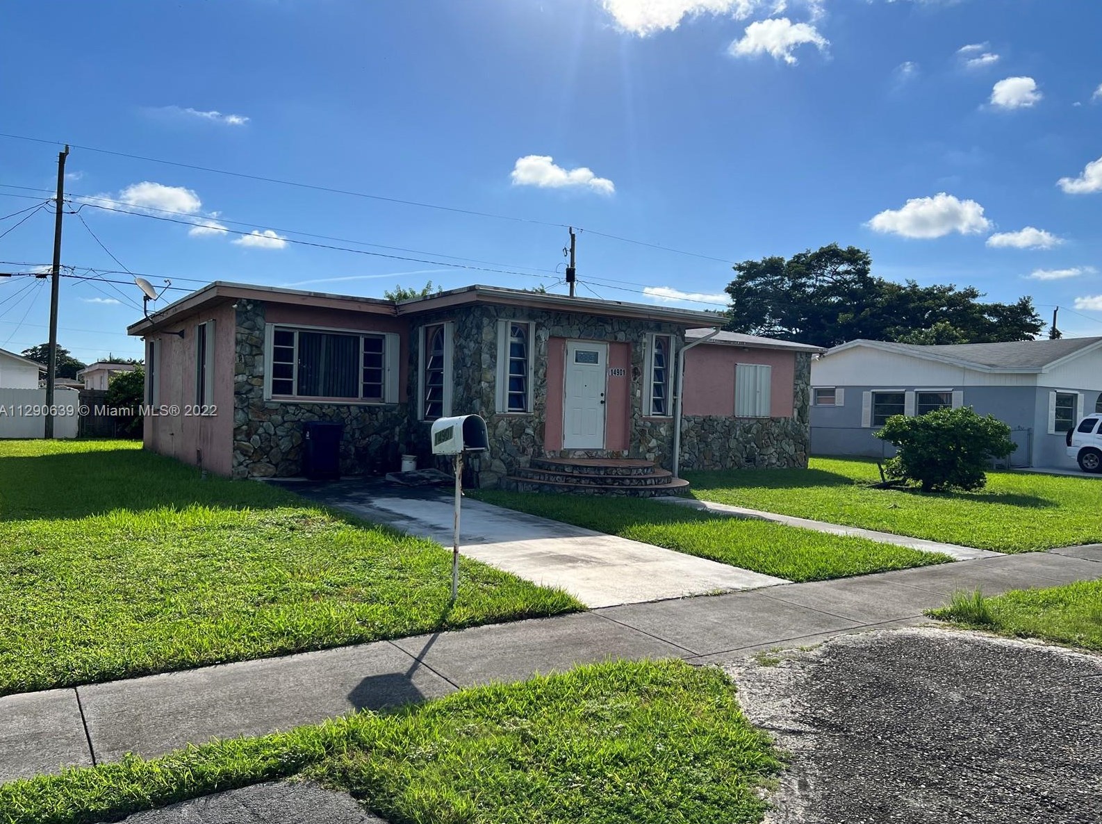 14901 Fillmore St, Miami, FL 33176-7615