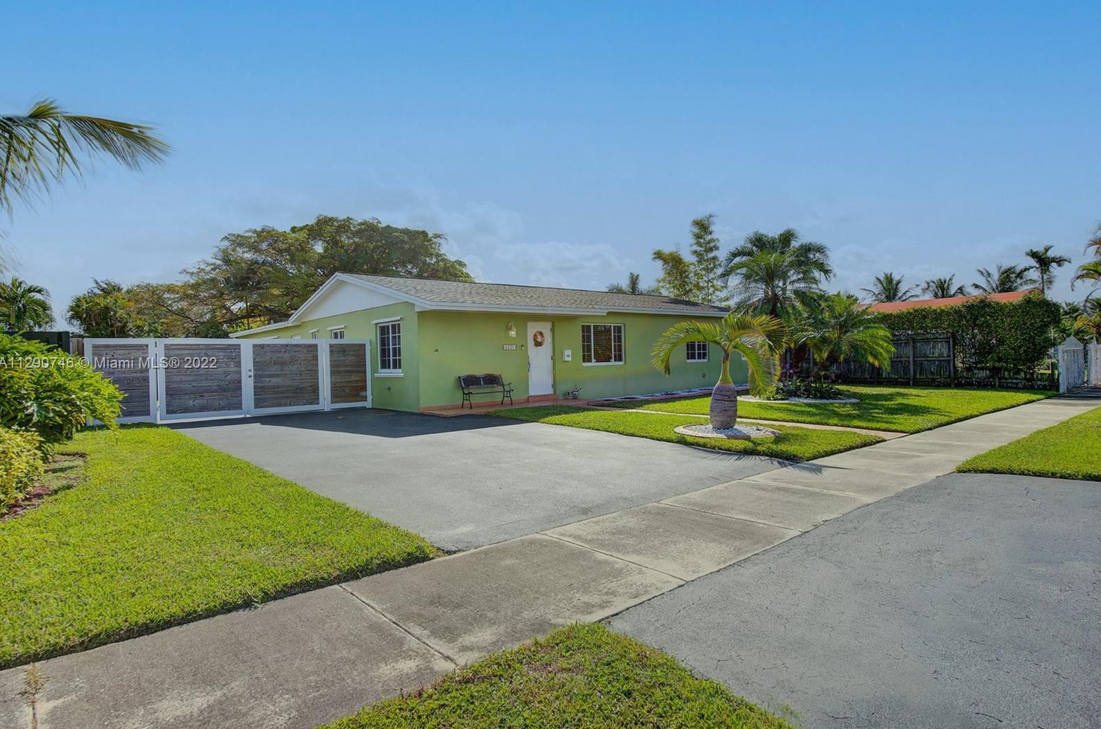 5201 128th Ct, Miami, FL 33175-5441