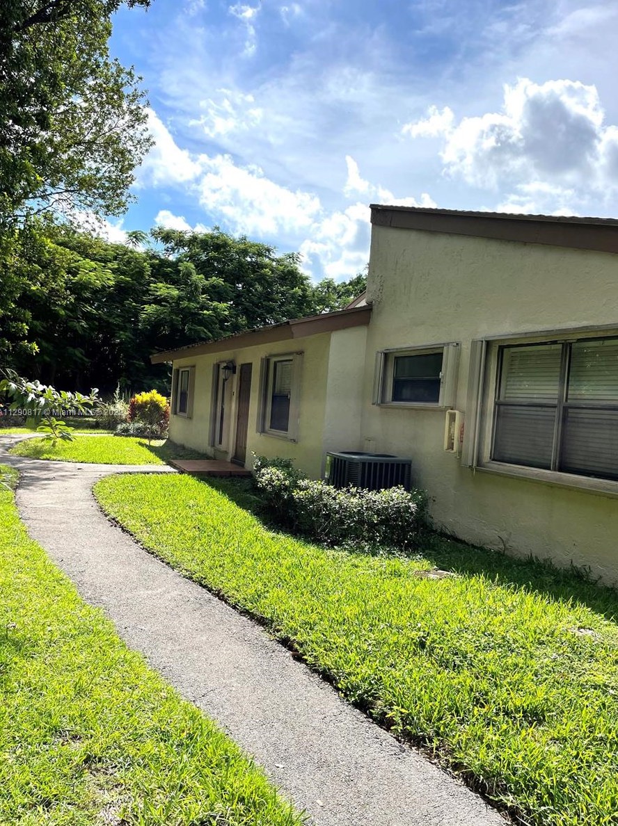11458 109th Rd, Miami, FL 33176-8445