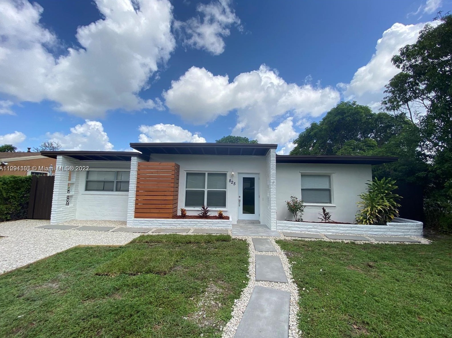 825 127th St, Miami, FL 33161-4909