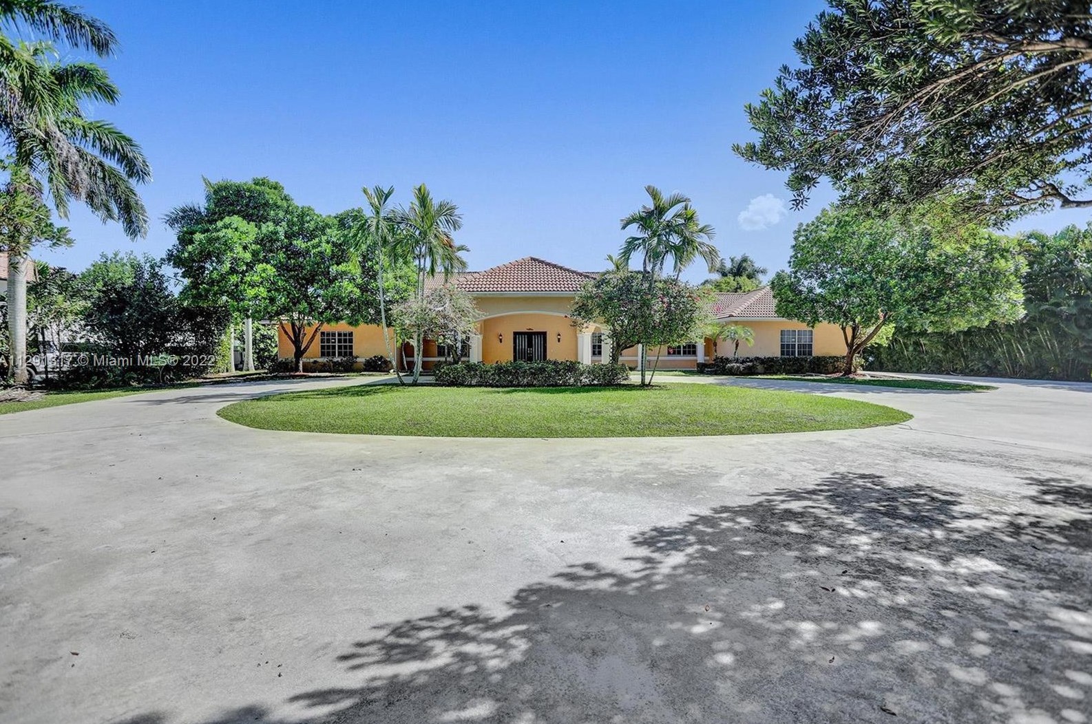 8946 Wendy Ln W, West Palm Beach, FL 33411