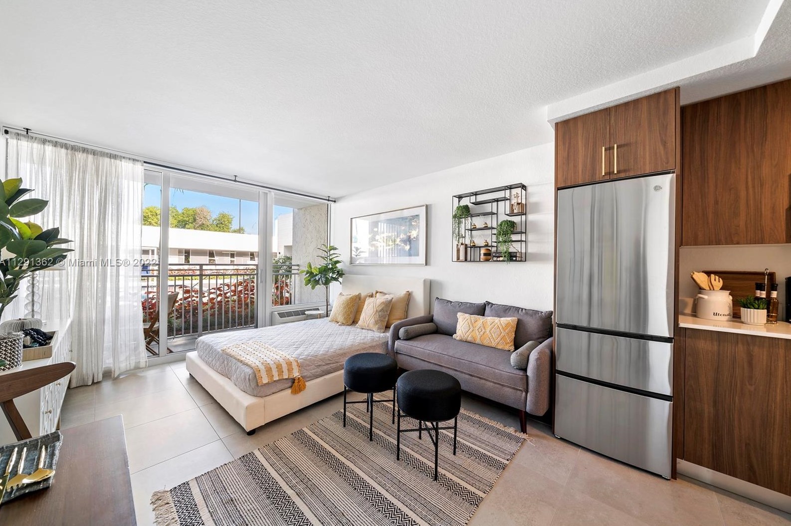 1950 W 49th St #315, Hialeah, FL 33012