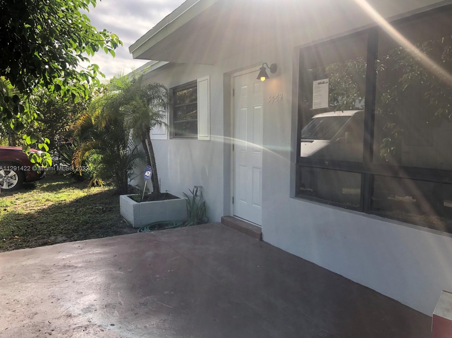 5462 172nd Ter, Miami FL  33055-3952 exterior