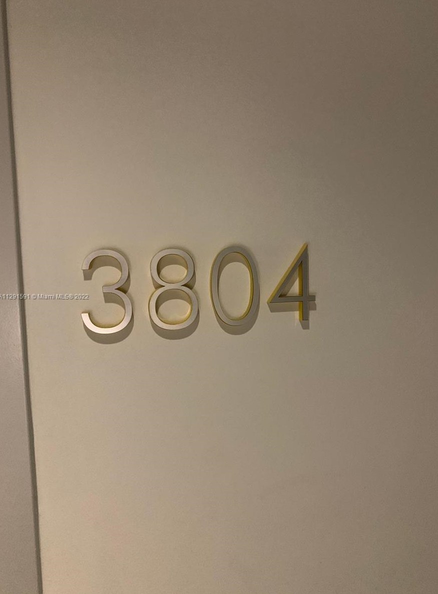 55 9th St, Miami FL 33132-1714 exterior