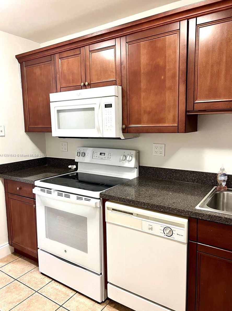 1800 Sans Souci Blvd #412, Miami, FL 33181
