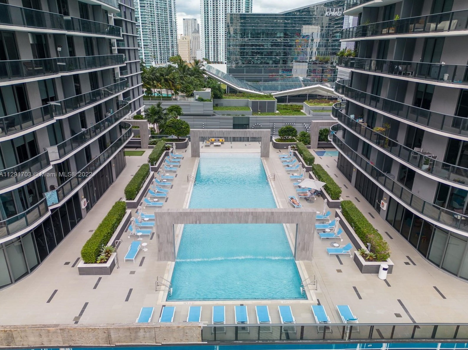 45 9th St, Miami FL  33132-1714 exterior