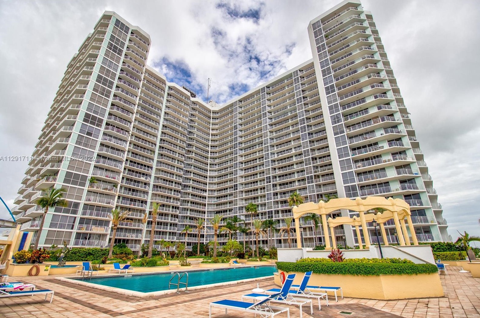 7601 E Treasure Dr Apt 1621, Miami, FL 33141