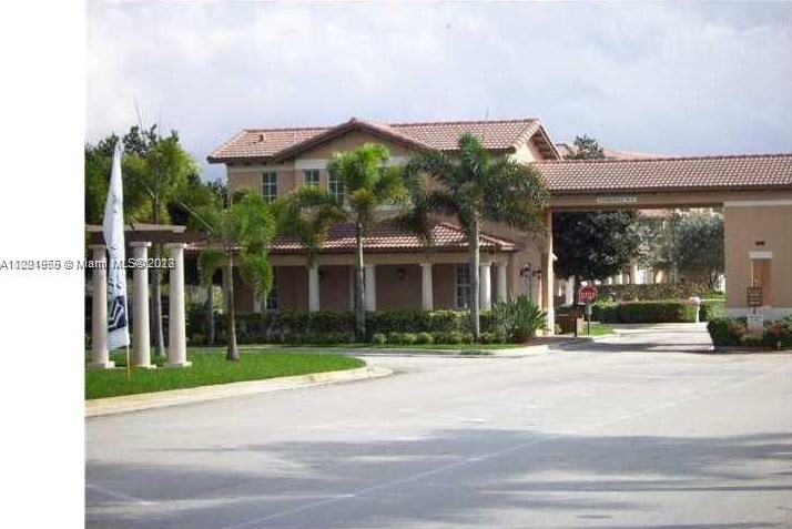 14745 9th St, Hollywood, FL 33027-6134
