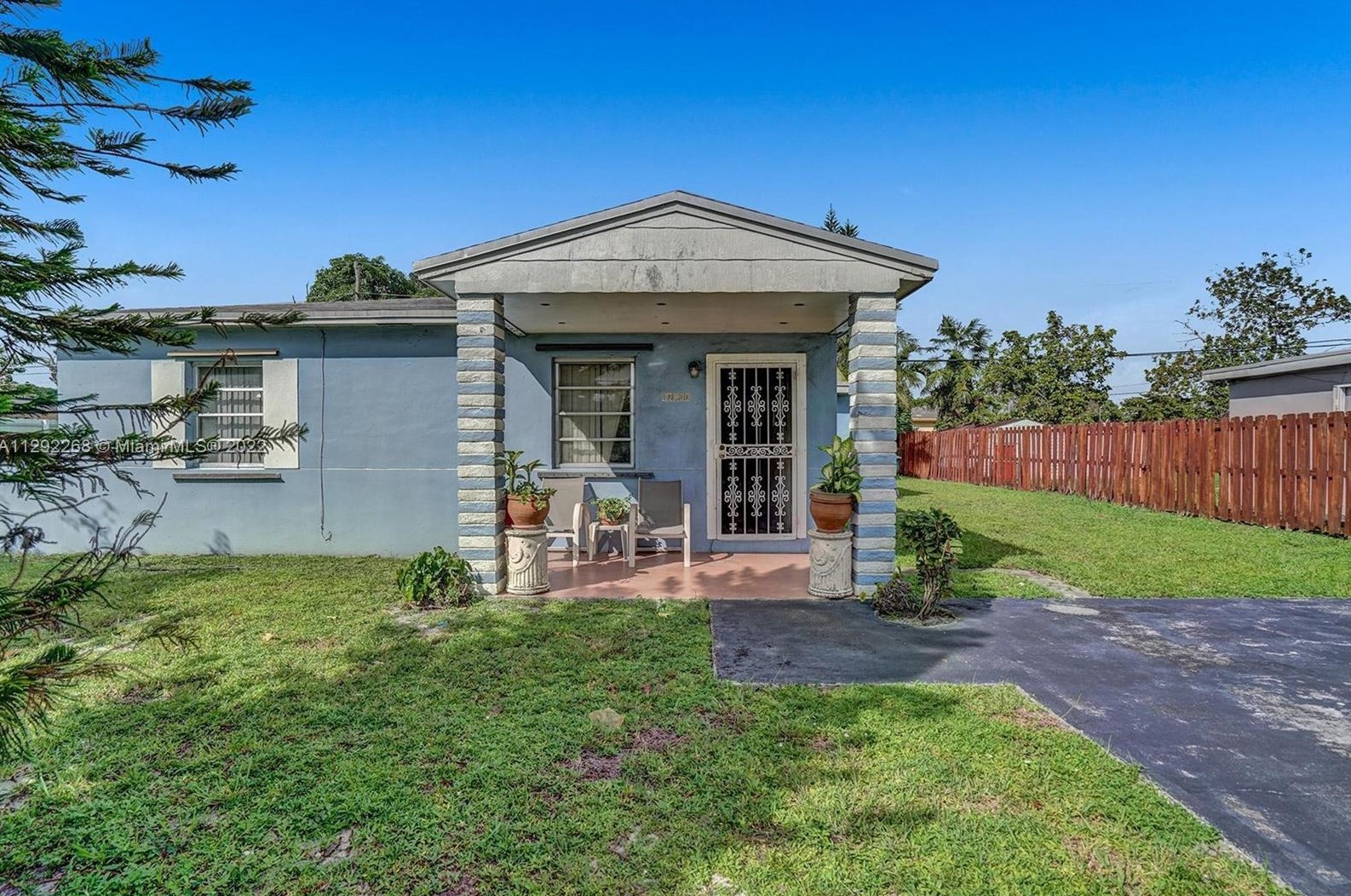 12600 22nd Ave, Miami, FL 33167-1941