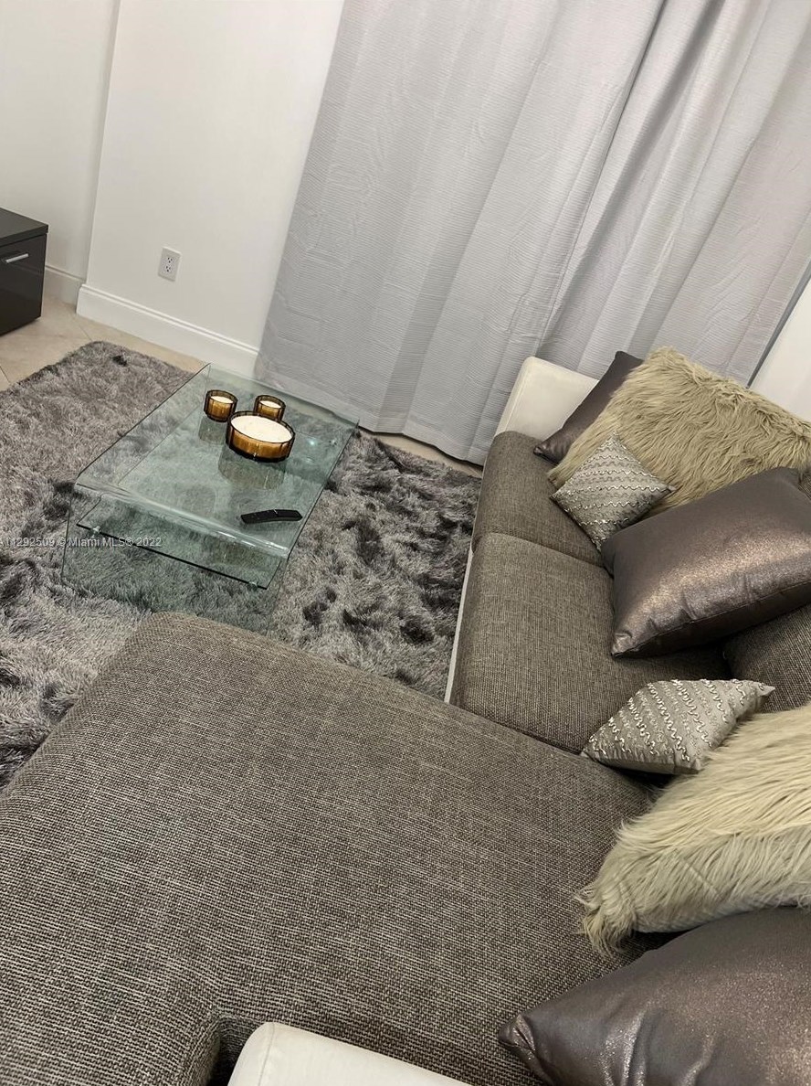 1390 Ocean Dr #301, Miami, FL 33139